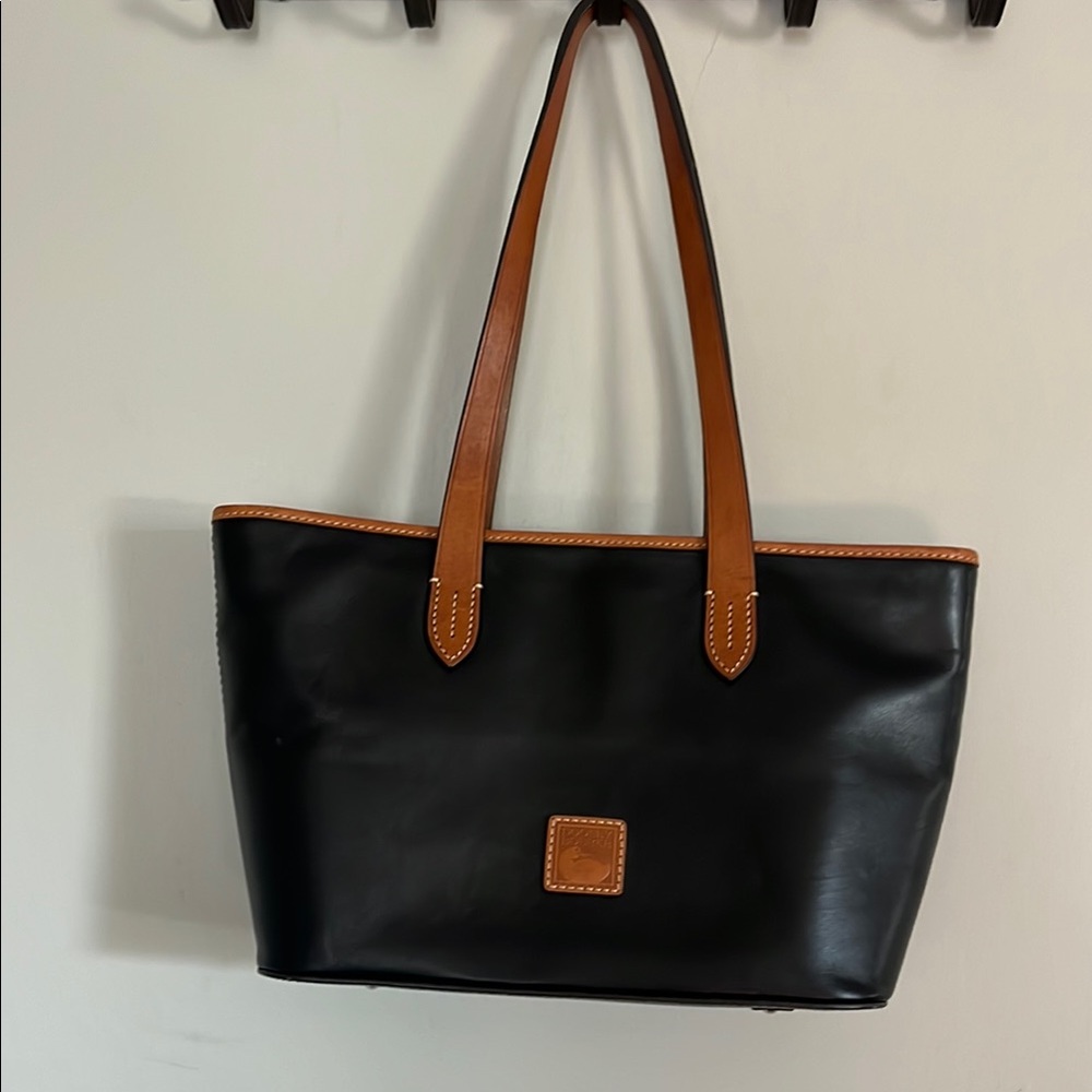 Dooney And Bourke Shoulder Zip Bag Black Color Soft Leather
